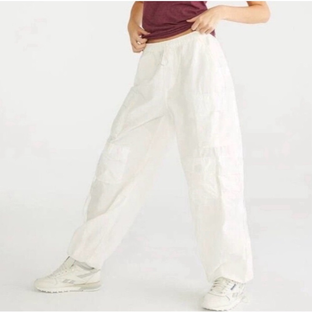 Aeropostale Women's White Parachute Cargo Pants, size XS